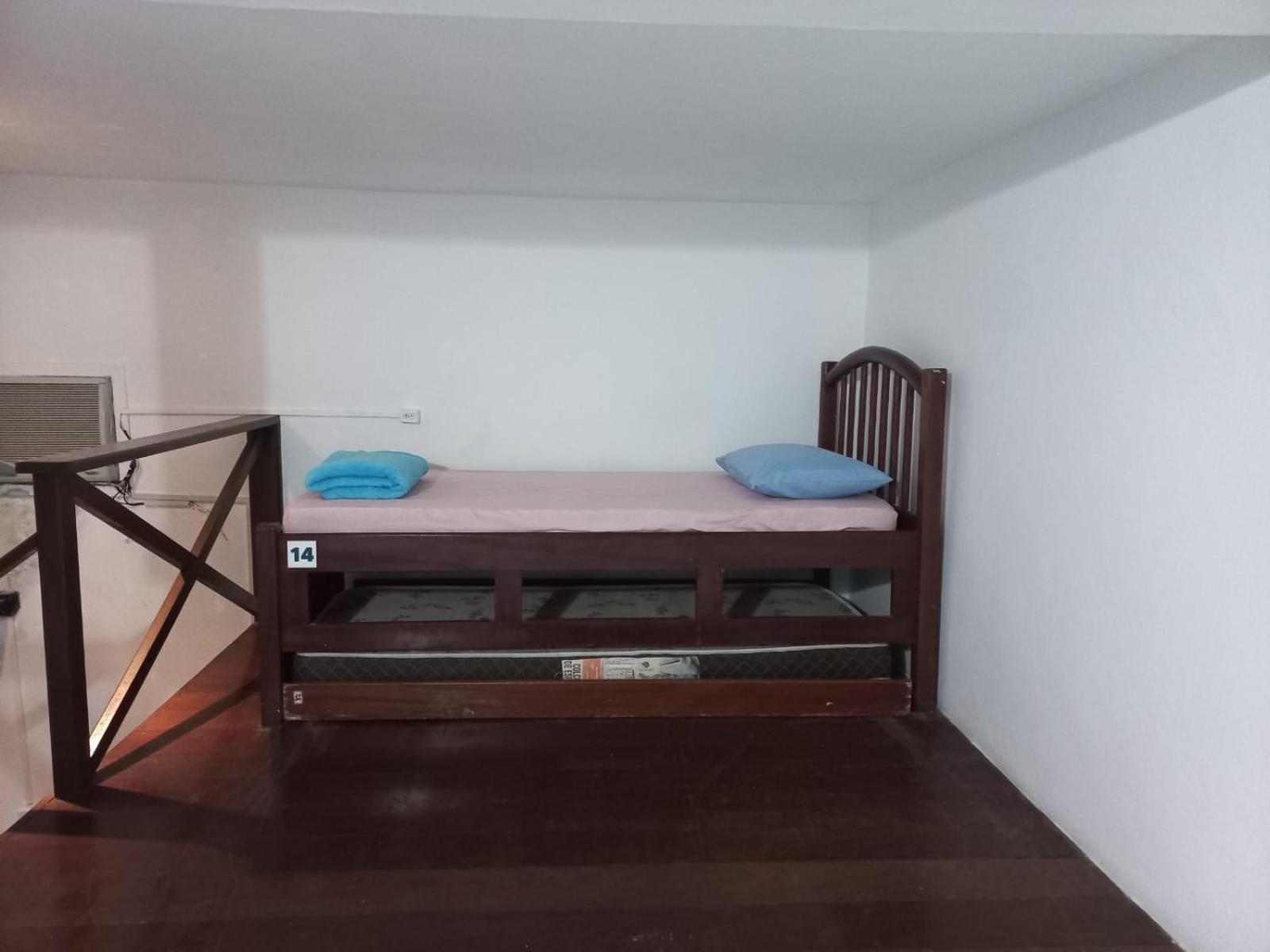 Blue Lagoon Hostal *